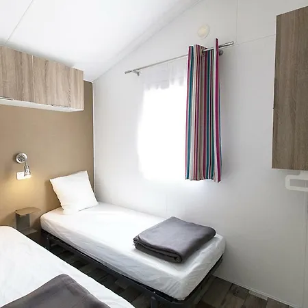 Camping Le Perpetuum キャンプ場 *