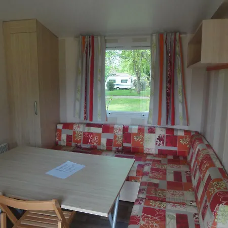 キャンプ場 Camping Le Perpetuum