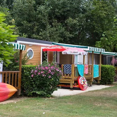 Camping Le Perpetuum キャンプ場 *